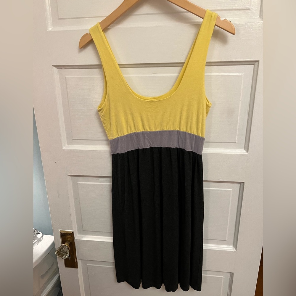 Color blocked dress